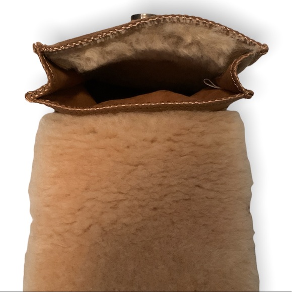 UGG Mini Bag/Fanny Pack - Picture 5 of 6